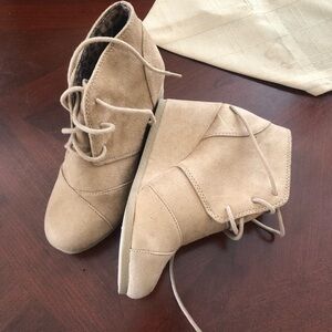 Cityclassified Booties Size 5.5